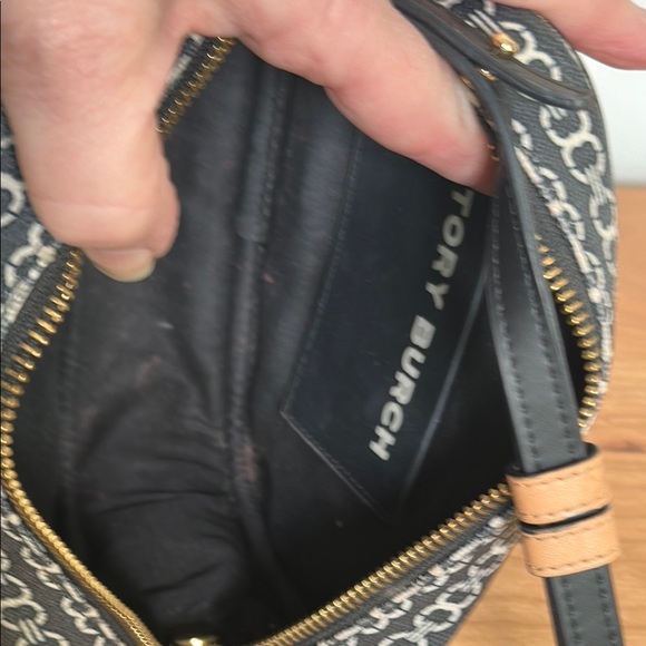 Tory Burch Gemini Crossbody - Picture 7 of 7